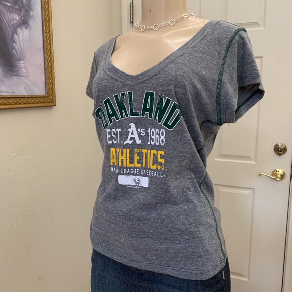 “5TH & OCEAN” ⚾️ 💚Oakland A’s MLB, short sleeve T - Picture 2 of 8
